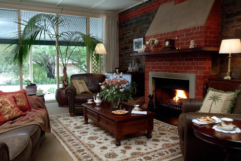 The Lodge Country House - Surfers Gold Coast 1