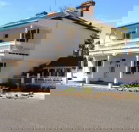 The White House Carcoar - Surfers Gold Coast