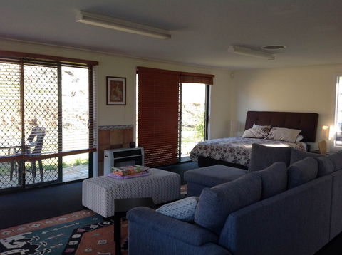Tibuc Gardens Cottage - Surfers Gold Coast 2