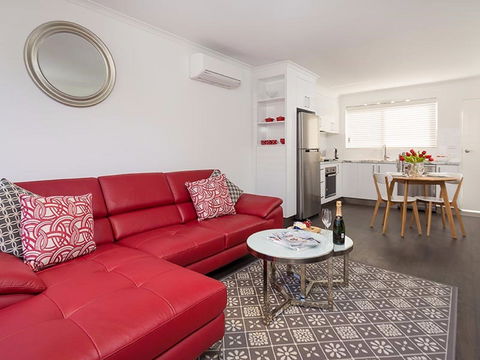 Understated Elegance - Affordable Luxury - Surfers Gold Coast 0