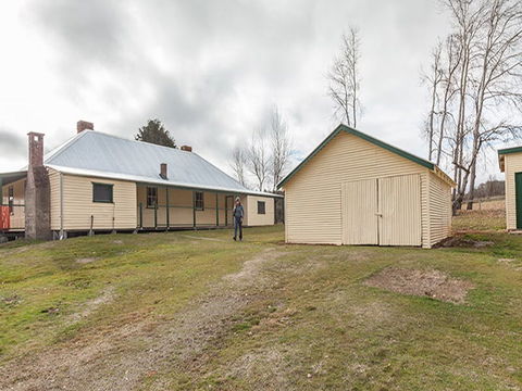 Yarrangobilly Village Campground - Surfers Gold Coast 2