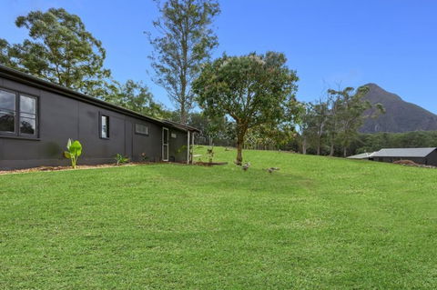 Sunshine Coast Farm Stay  - Surfers Gold Coast 1