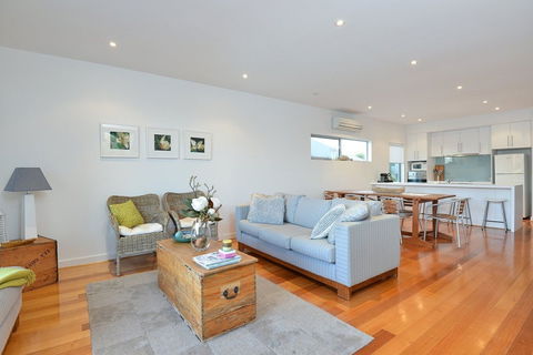 Alexander By The Sea - Surfers Gold Coast 1