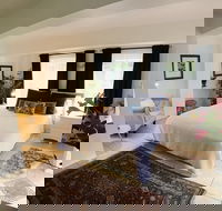 Bangalow Studio Apartment - Surfers Gold Coast