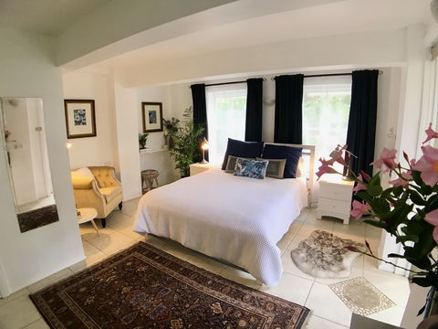 Bangalow Studio Apartment - Surfers Gold Coast 0