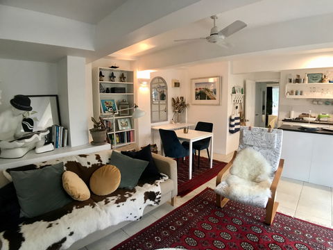 Bangalow Studio Apartment - Surfers Gold Coast 2