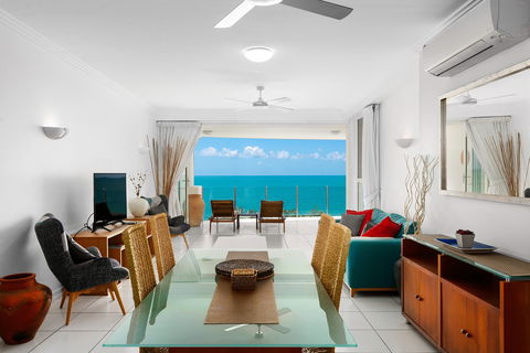 Bellevue At Trinity Beach - Surfers Gold Coast 1