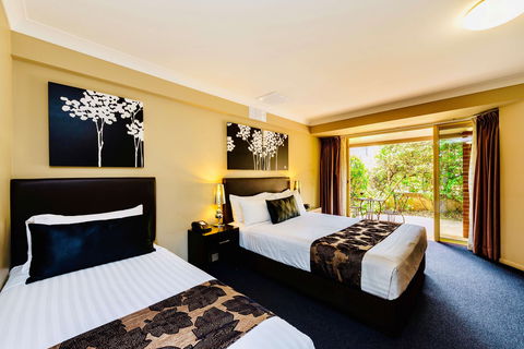Best Western PLUS Ambassador On Ruthven - Surfers Gold Coast 1