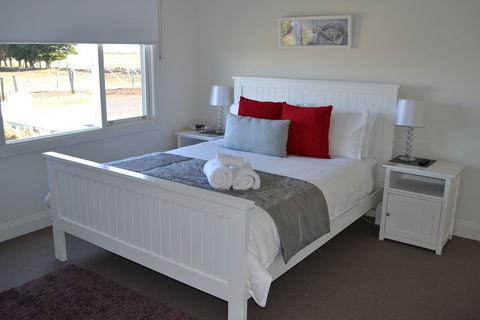 Calgary Accommodation & Killara Accommodation - Surfers Gold Coast 1
