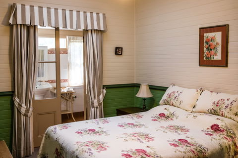 Capers Cottage - Surfers Gold Coast 1