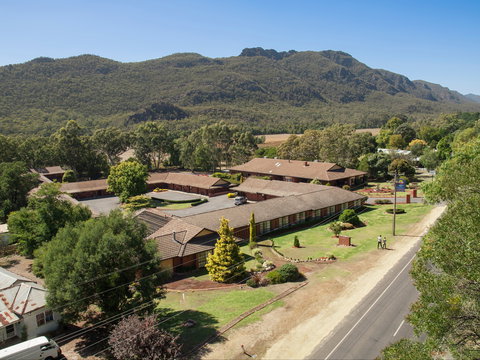Country Plaza Halls Gap - Surfers Gold Coast 1