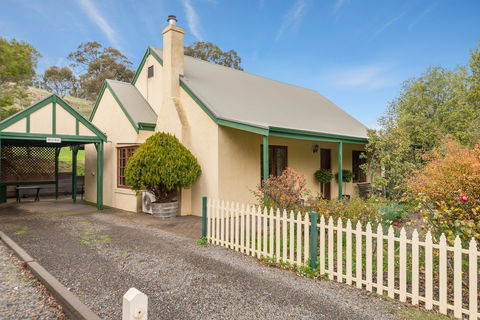 Country Pleasures Bed And Breakfast - Surfers Gold Coast 0