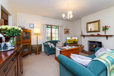 Country Pleasures Bed And Breakfast - Surfers Gold Coast 2
