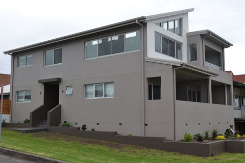 Cowries Harbourside Shellharbour Village - Surfers Gold Coast 2