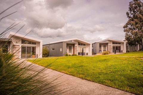 Deakin Waurn Ponds Units - Surfers Gold Coast 1