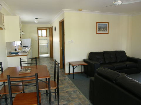 Dolphin Sands Holiday Villas - Surfers Gold Coast 2