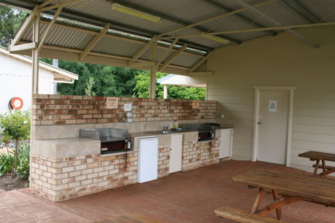 Fossickers' Tourist Park - Surfers Gold Coast 1