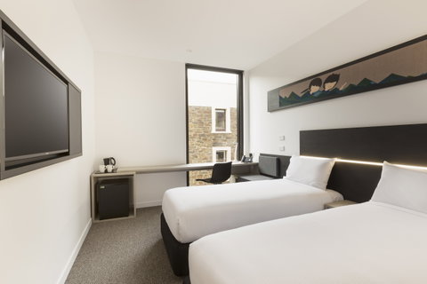 Ibis Adelaide - Surfers Gold Coast 1