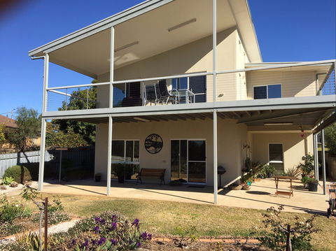 Lyreen's Apartment Bed And Breakfast - Surfers Gold Coast 0