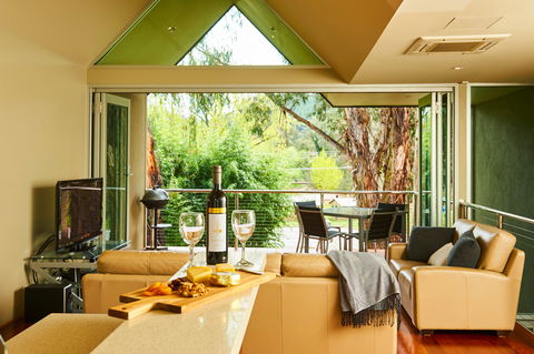 No. 6 Luxury Private Haven - Surfers Gold Coast 1