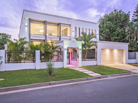 Riviera Waters Broadbeach - Vogue Holiday Homes - Surfers Gold Coast 0