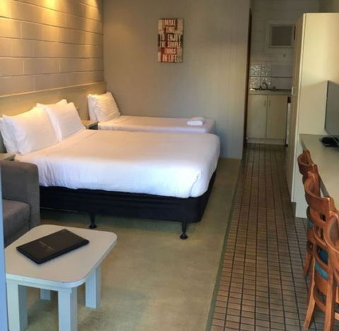 Sandbar Motel Lakes Entrance - Surfers Gold Coast 2