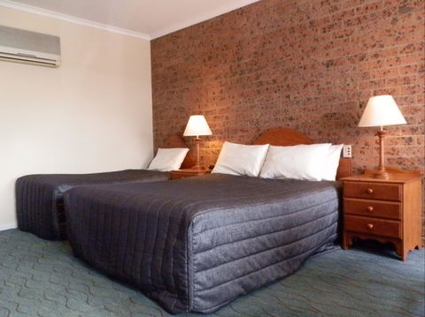 Swaggers Motor Inn - Surfers Gold Coast 2