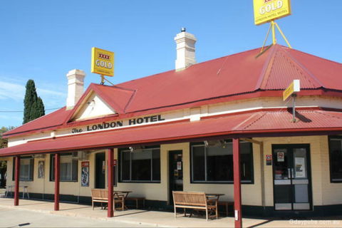 The London Hotel Motel - Surfers Gold Coast 0
