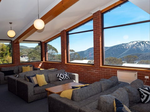 Viking Alpine Lodge - Surfers Gold Coast 0