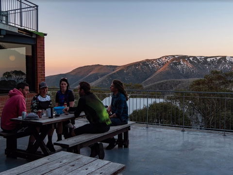 Viking Alpine Lodge - Surfers Gold Coast 1