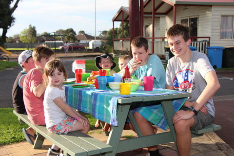 Warrnambool Holiday Park And Motel - Surfers Gold Coast 0