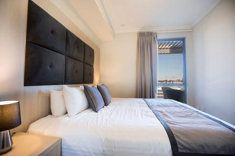 Zappeion Apartments - Surfers Gold Coast 0