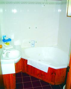 Aristocrat Waurnvale Motel - Surfers Gold Coast 3