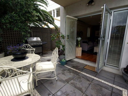 Boutique Stays - Beachside Point - Surfers Gold Coast 0