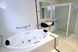 Mirrabooka Units - Surfers Gold Coast 4