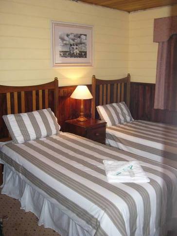 The Island Spa And Cottages - Surfers Gold Coast 4