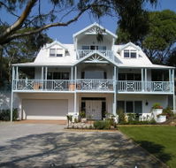 Silver Waters Bed and Breakfast - Surfers Gold Coast