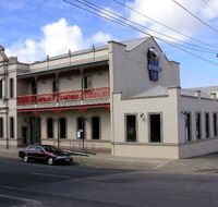 Mitchell River Tavern - Surfers Gold Coast