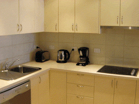 Aztra Gladstone Business Apartments - Surfers Gold Coast 2