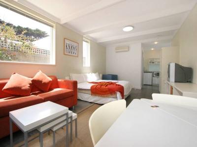 Oceanic Apartments - Surfers Gold Coast 4