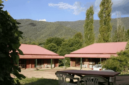 The Snowline Hotel - Surfers Gold Coast