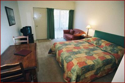 Ballarat Colonial Motor Inn - Surfers Gold Coast 1