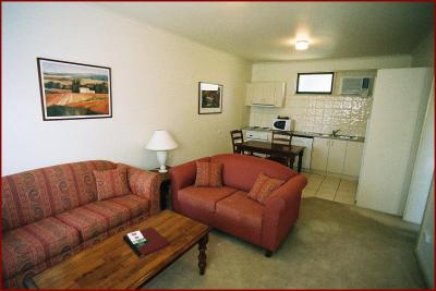 Ballarat Colonial Motor Inn - Surfers Gold Coast 3