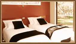Deeluxe Riverspa Apartments - Surfers Gold Coast 2