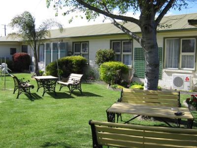 Lakes Entrance Holiday Units - Surfers Gold Coast 5