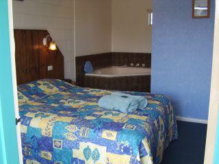 Pelicans Motel San Remo - Surfers Gold Coast 2