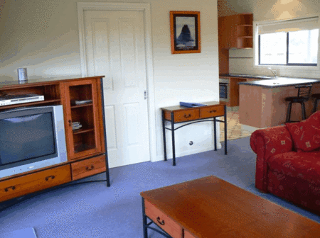 Apollo Bay Hideaway - Surfers Gold Coast
