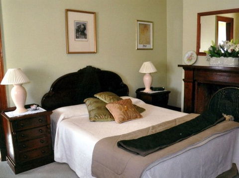 Victoria House Portland - Surfers Gold Coast 2