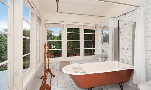 Annesley House - Surfers Gold Coast 6