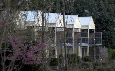 Lake House - Surfers Gold Coast 2